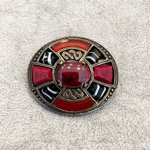 Vintage Signed Miracle Celtic Scottish Red Black Agate Stone Gold Tone Brooch
